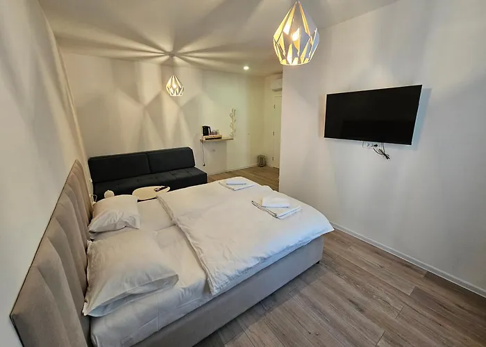 Πανσιόν Riverside 4*